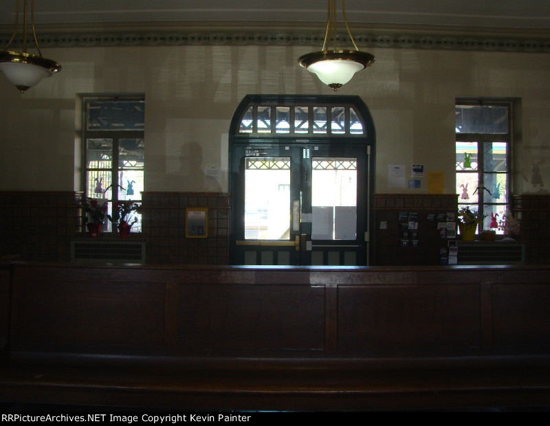 Ex-RDG Chestnut Hill station interior